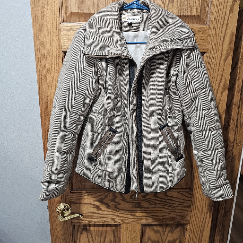 Geometric Patterned Jacket - Picture 2 of 3